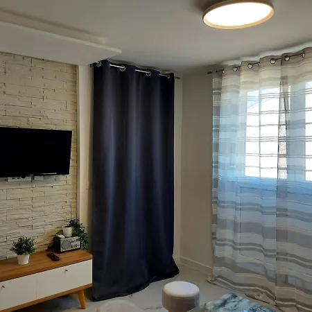 1 Apartment