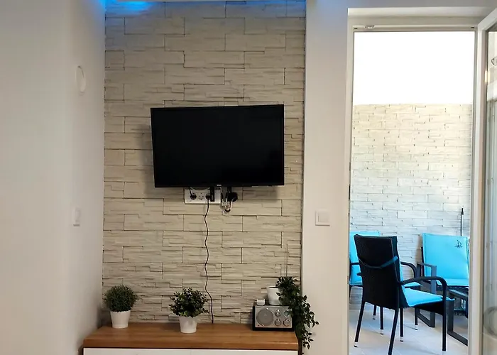 Apartment 1 *